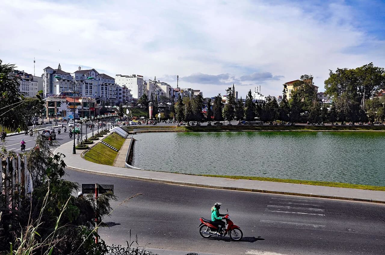 Xuan Huong Lake, Da Lat
