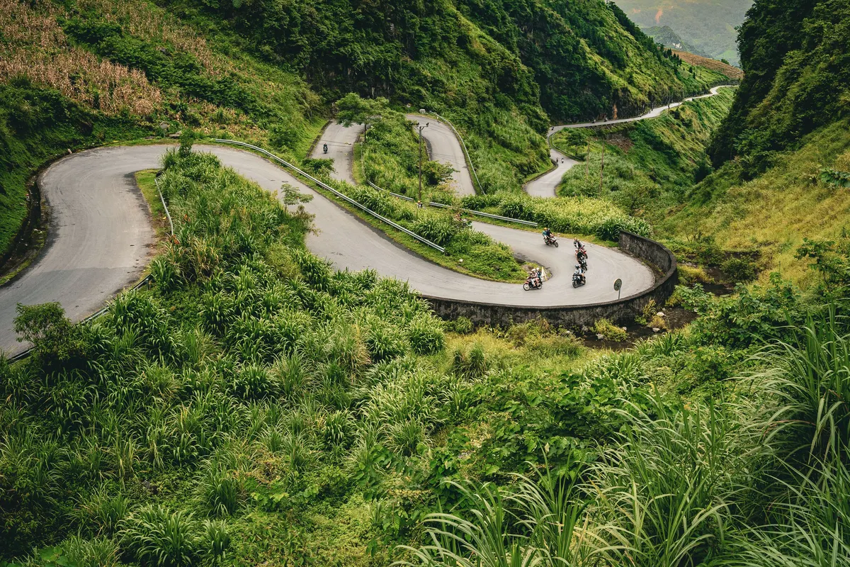 Ha Giang Loop switchbacks