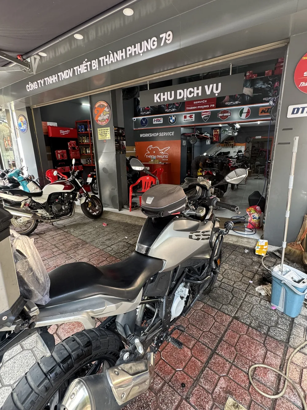 The service bay